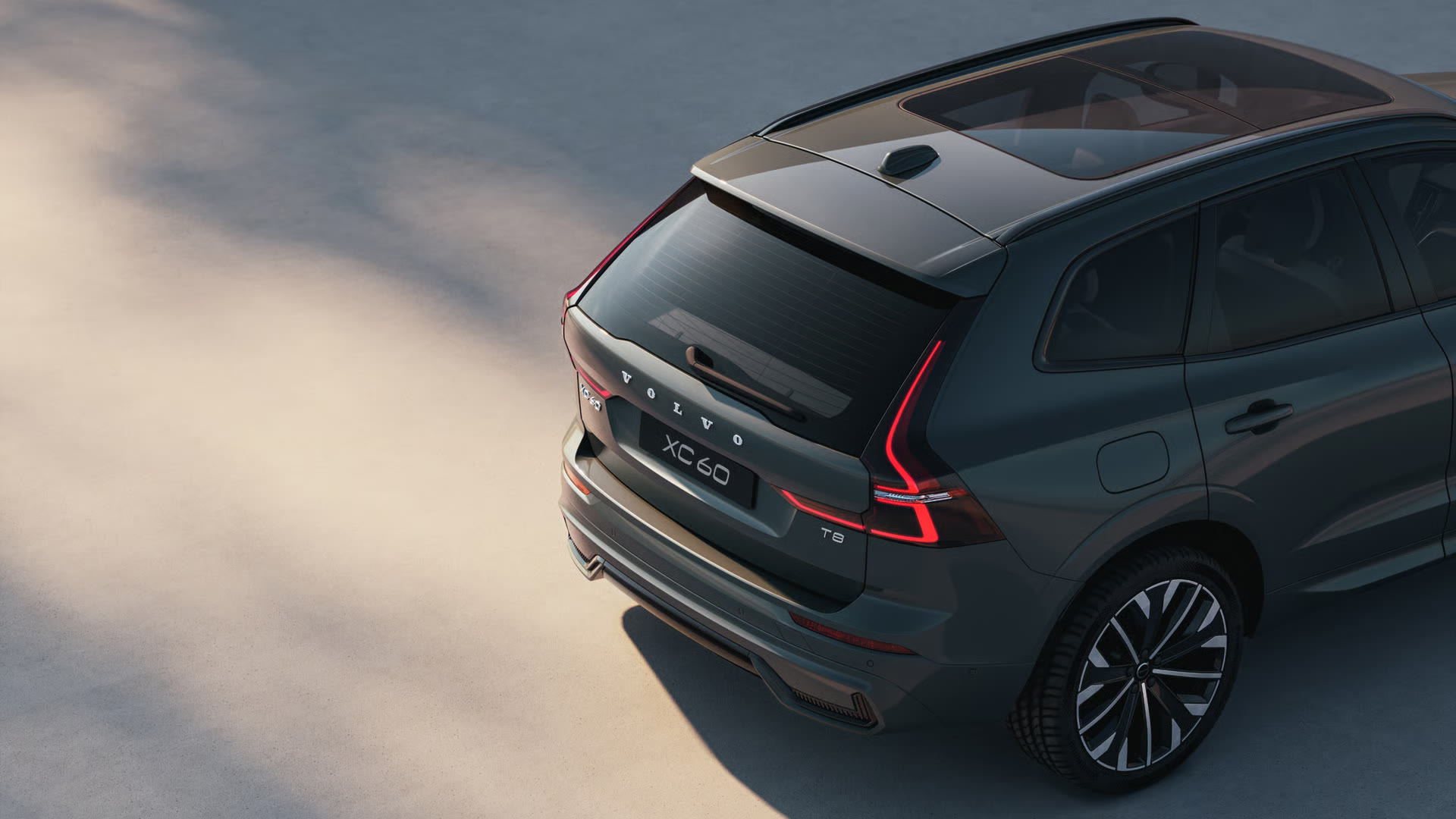 volvo-xc60-plug-in-hybrid-Overview_Gallery_2-16x9-1