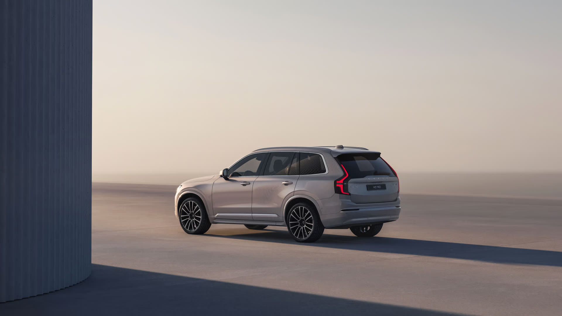 volvo-xc90-mild-hybrid-overview-exterior-gallery-04-16x9-1